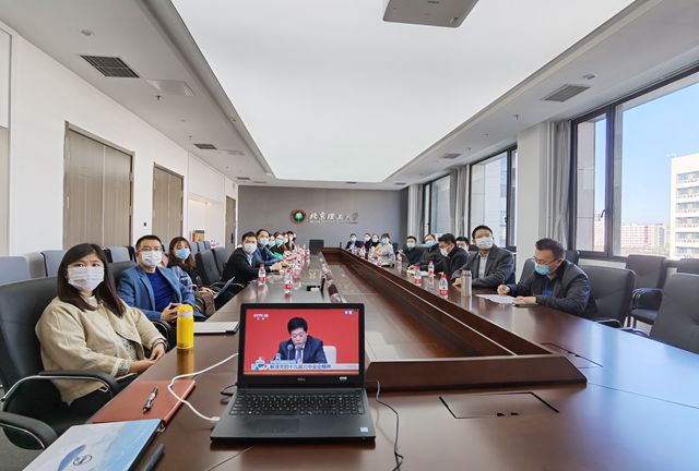 艾弗森贝博ballbet官网观看十九届六中全会新闻发布会-良乡教工会场_副本.jpg